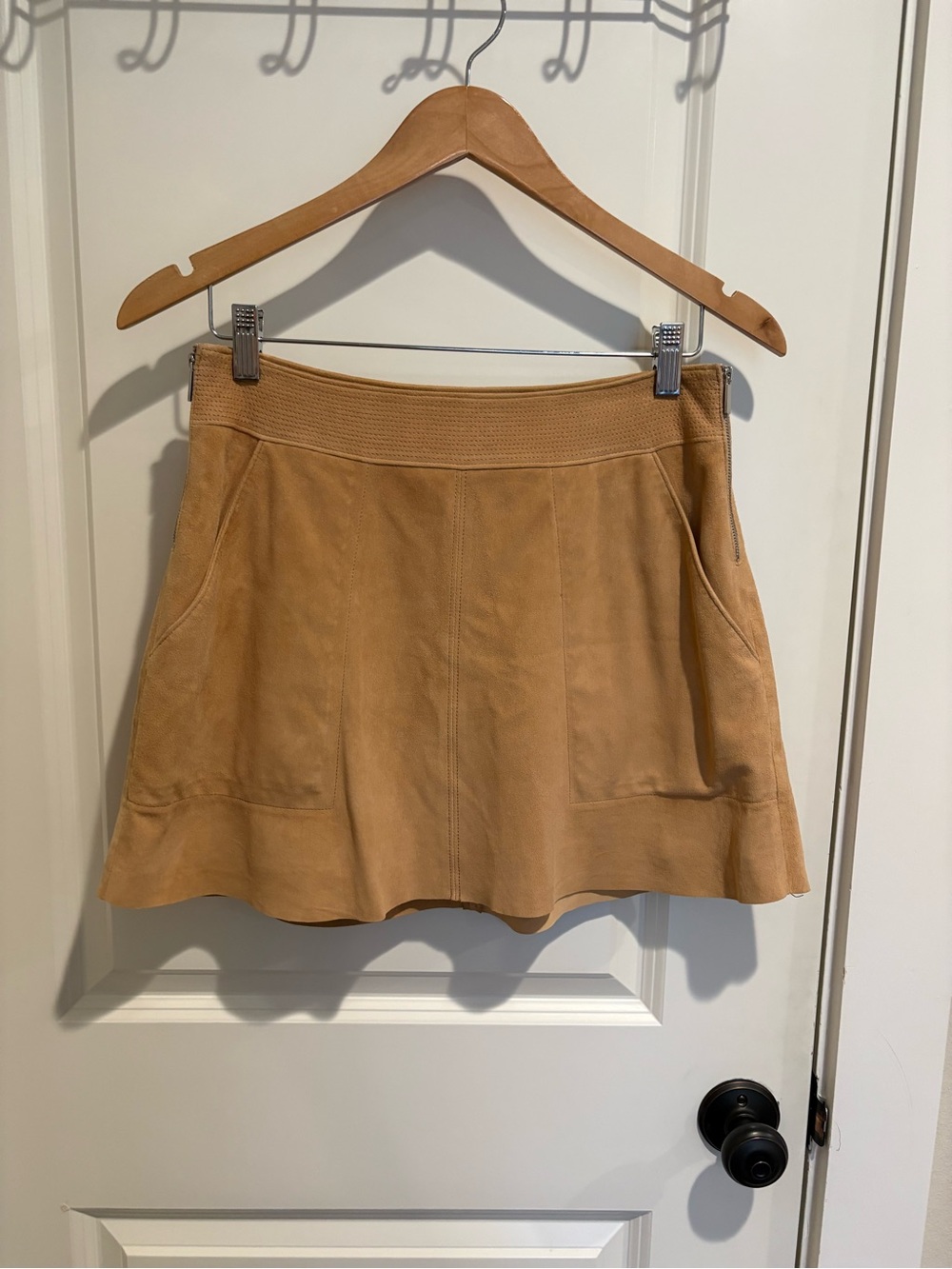 Joie - Women’s tan Goat Leather mini skirt - size 2